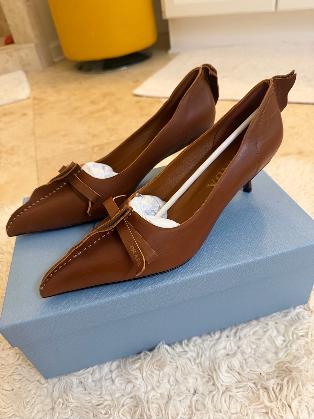 Prada Antique Brown Pointed-Toe Leather Kitten Heels with Bow EU40